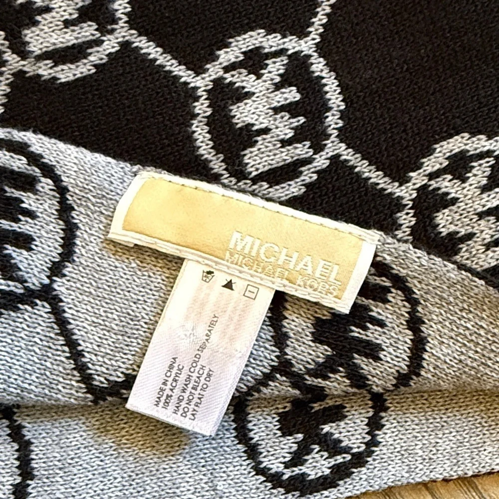Michael Kors chic scarf